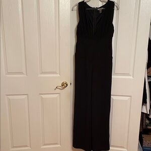 Elegant Black Sleeveless Jumpsuit with Pockets